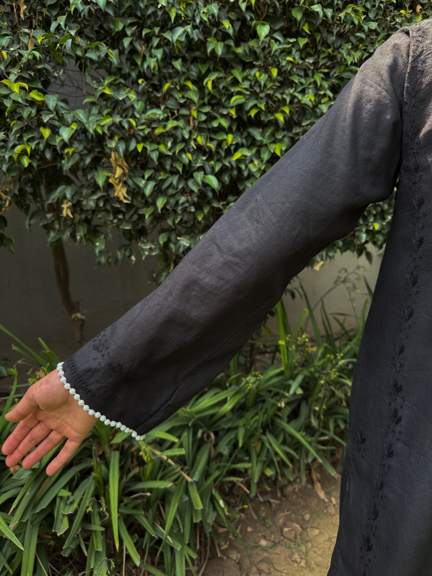 Black- Light Tarkashi Hand Embroidered Kurta