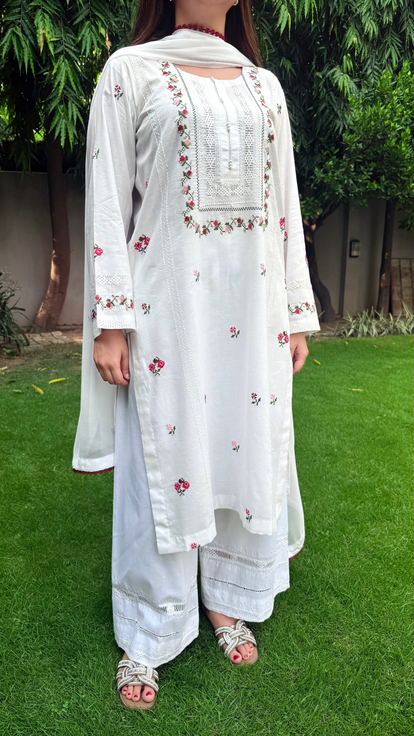 Magnolia - 2 piece set (Kurta & Dupatta)