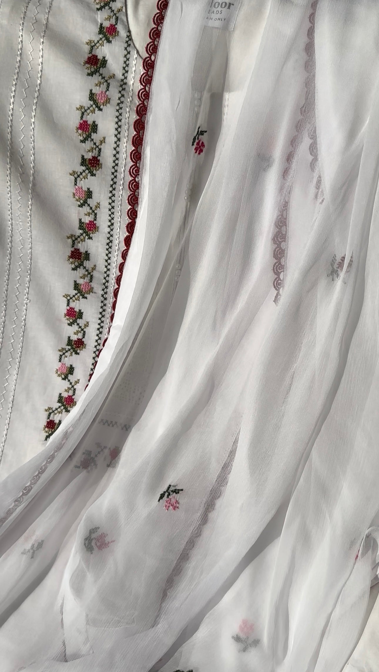 Magnolia - 2 piece set (Kurta & Dupatta)